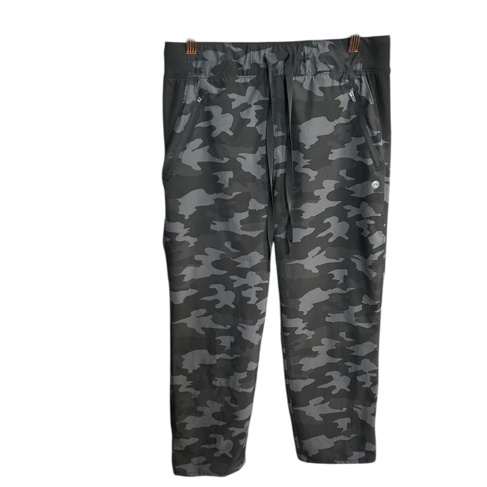 Apana Black & Gray Camo Cropped Pants